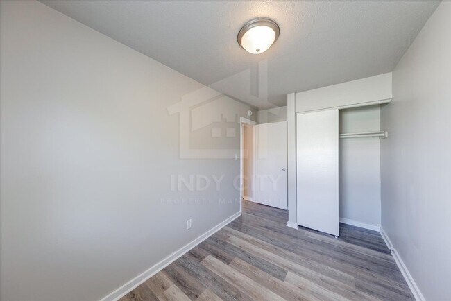Building Photo - 205 N Manngrove Ln