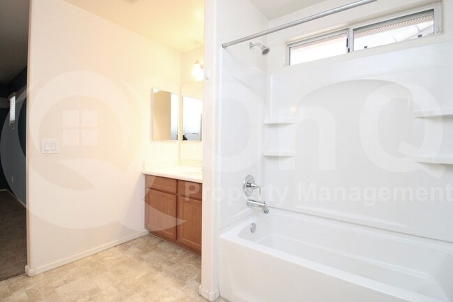Building Photo - 105 N 87th Ave