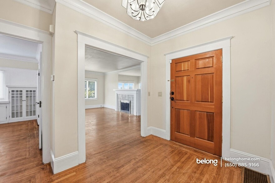 Building Photo - 31 Hardwick Ave