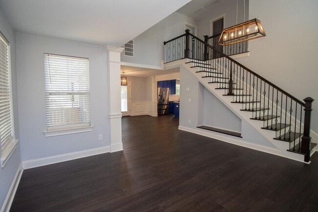 Building Photo - Charming 3-Bed, 3.5-Bath Home Near Augusta...