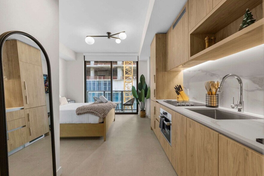 Building Photo - 11 NE 6th St