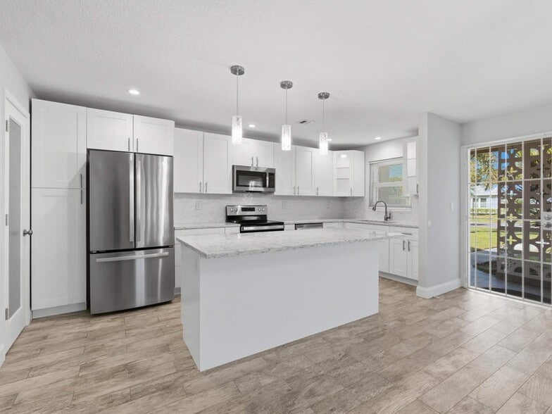 Building Photo - 270 High Point Blvd