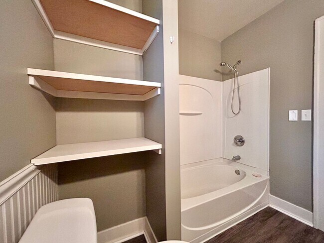 Building Photo - Three Bedroom Home in Northeast Grand Rapids