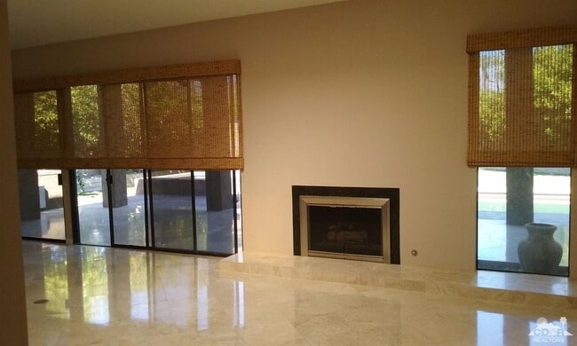 Building Photo - 70520 Gardenia Ct