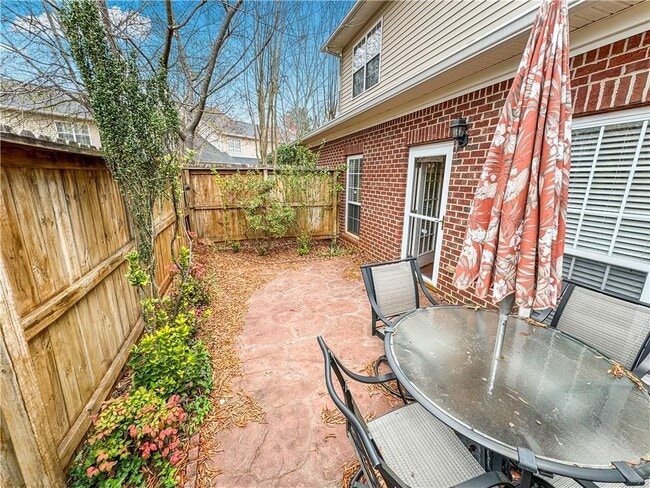 Building Photo - 2000 Sterling Ct