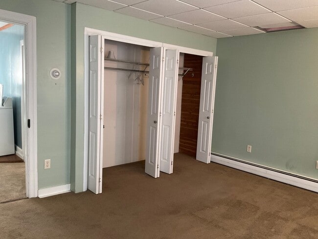 Building Photo - 112 W Main St