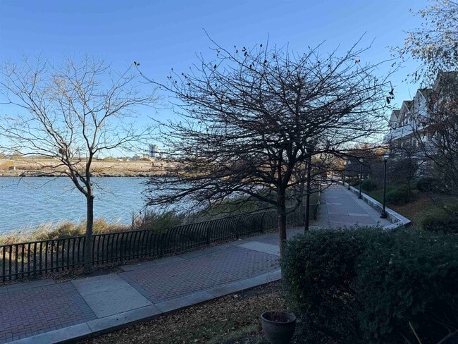 Building Photo - 76 Lyon Ct