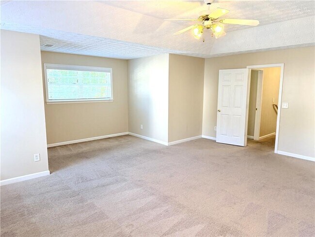 Building Photo - 1210 Skylar Ridge Cir