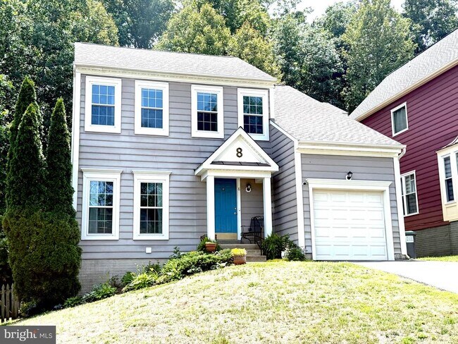 Building Photo - 8 Woodmont Ct