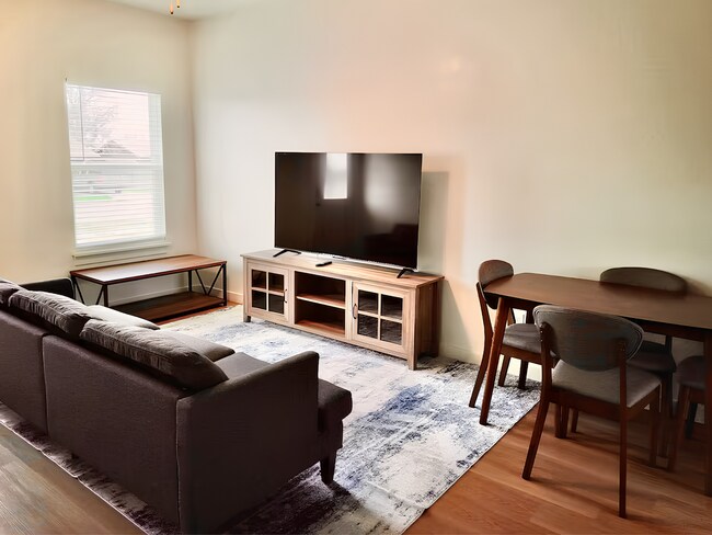 Building Photo - Stunning 2-Bedroom Home with Modern Finishes in Lawton