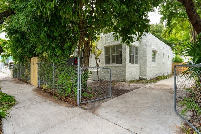 Primary Photo - 167 NW 47th St