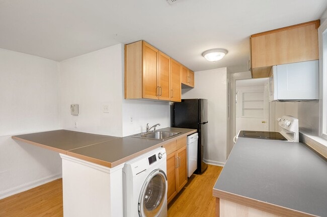 Building Photo - Cozy & Efficient 1 Bed/1 Bath in Carrboro