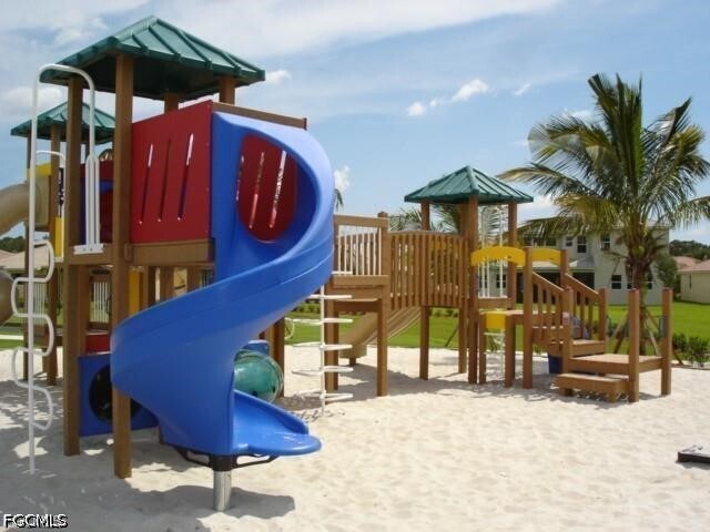 Building Photo - 13215 Silver Thorn Loop