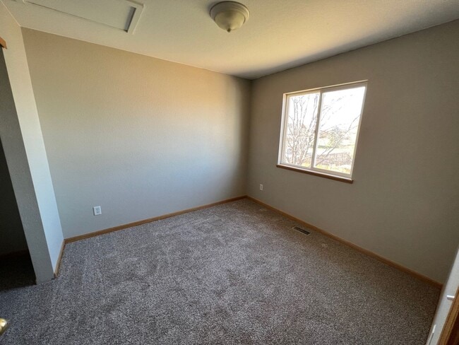 Building Photo - Home in Wellington Pointe!