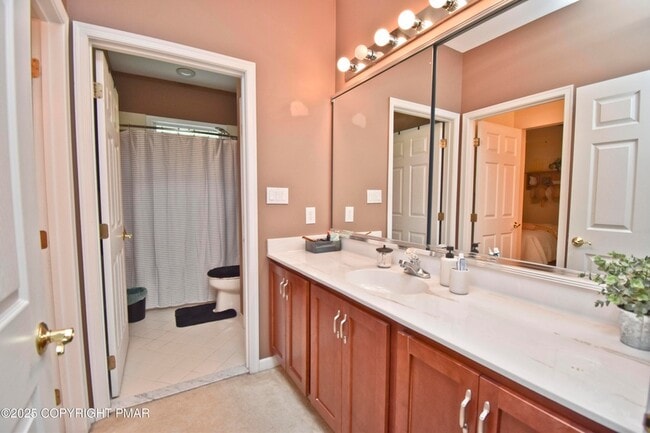 Building Photo - 3257 Doral Ct