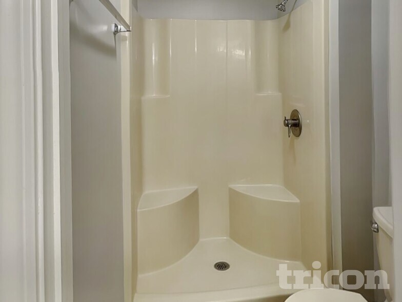 Building Photo - 12115 Mockernut Ct