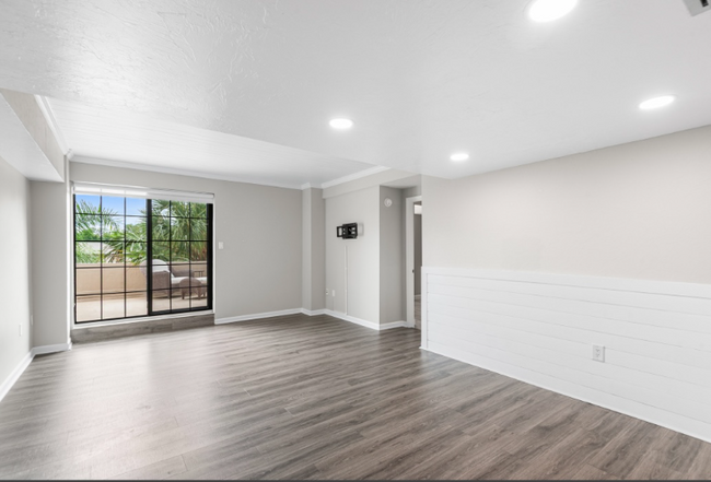 Building Photo - 235 6th St NW