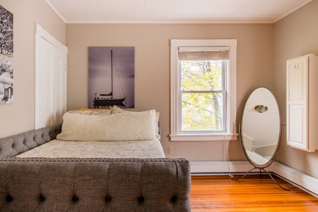 Building Photo - 14 Parry Ave