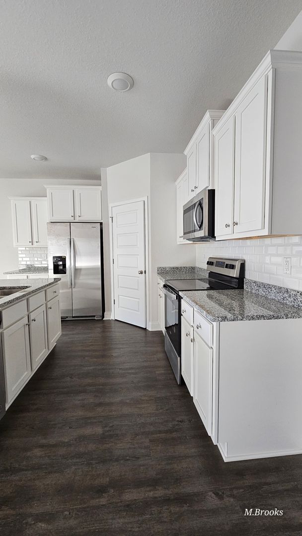 Building Photo - 5139 Grand Oak Cir