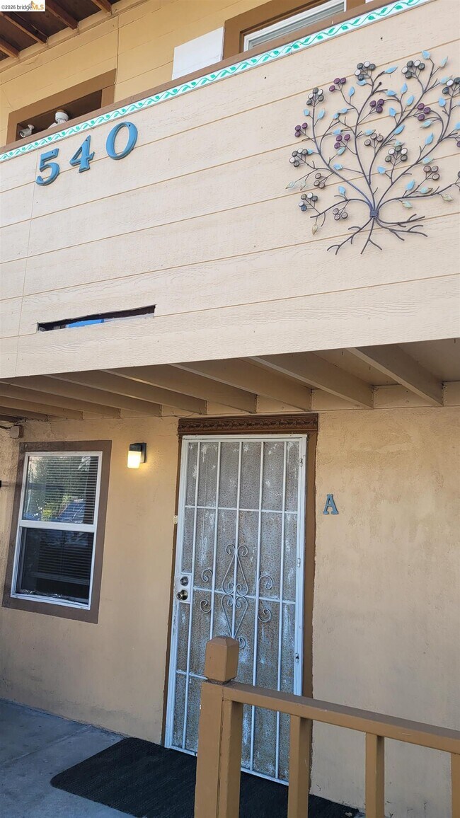 Building Photo - 540 Palace Ct