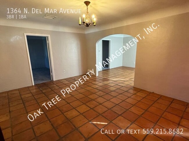 Building Photo - 1364 N Del Mar Ave