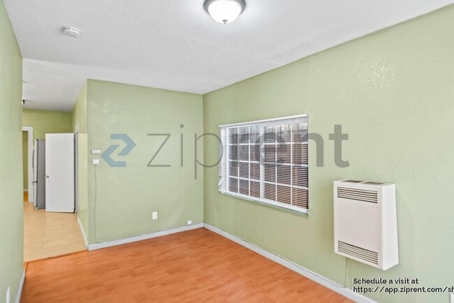 Building Photo - Unit 1
