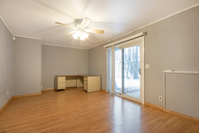 Building Photo - 5671 Christie Ave - Gorgeous 4 Bed