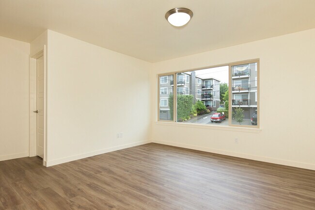 Building Photo - 2237 NW 59th-3