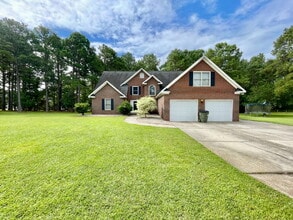 Building Photo - Spacious 3-Bedroom Nest with 2.5 Baths And...