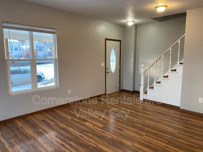 Building Photo - 642 2nd Ave NW