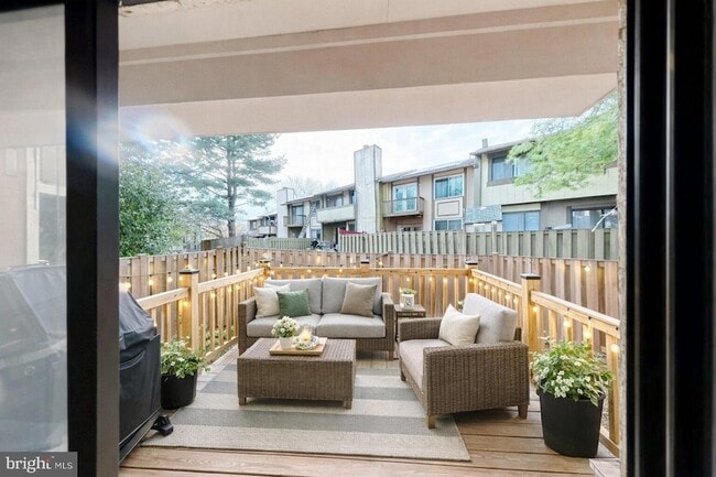 Building Photo - 18428 Point Seneca Pl