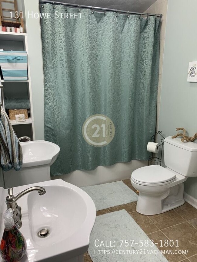 Building Photo - 131 Howe St