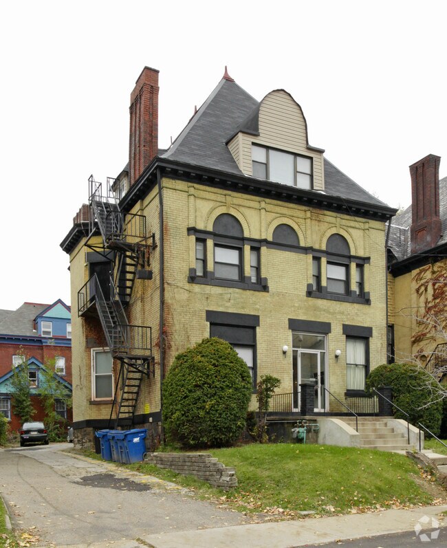 Building Photo - 354 Stratford Ave