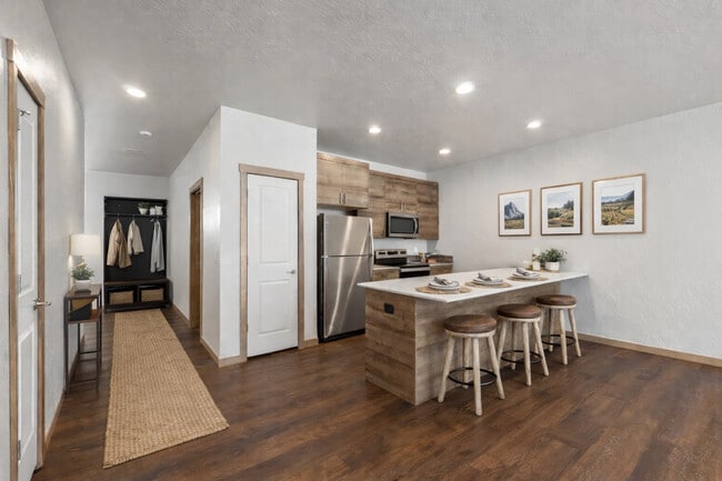 Building Photo - Maplewood Villas