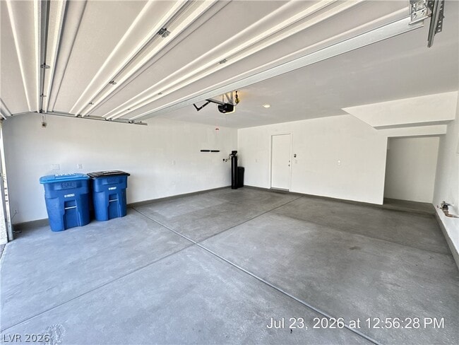 Building Photo - 6240 Foxes Dl St