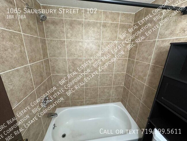 Building Photo - 1065 Saulsbury St