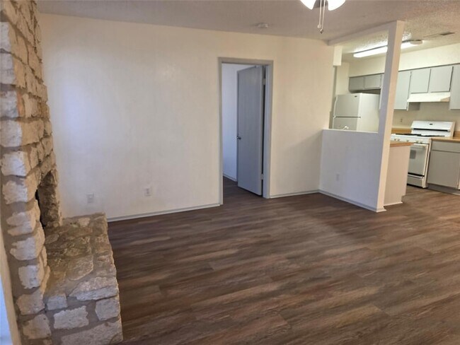 Building Photo - 1735 Horseshoe Cir