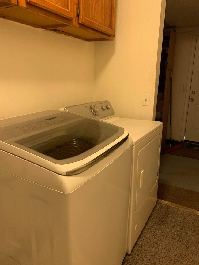 Washer/Dryer - 20305 Klyne St