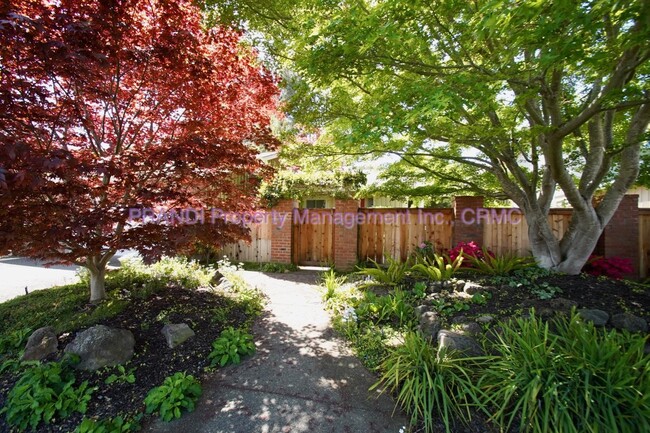 Building Photo - "Charming 4-Bedroom Oasis in San Rafael wi...