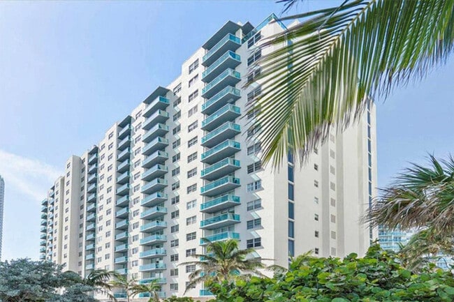 Building Photo - 4001 S Ocean Dr