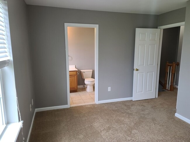 Building Photo - 3 Bedroom Townhome for Rent in Waynesboro!
