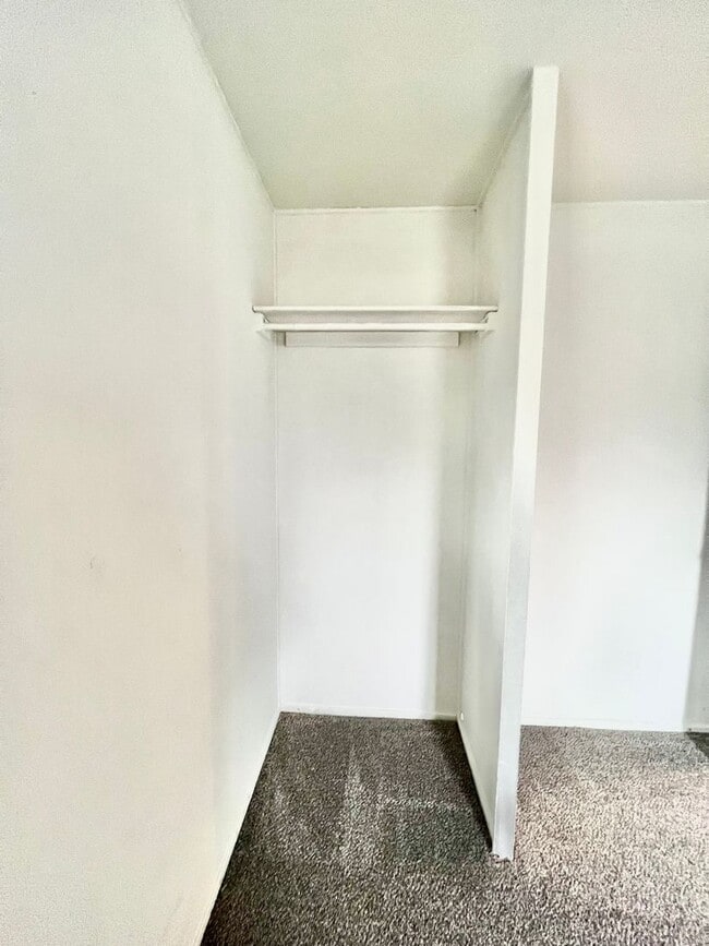Building Photo - New Listing! 3 bedroom House!