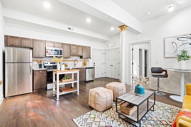 Building Photo - 401 Martin St