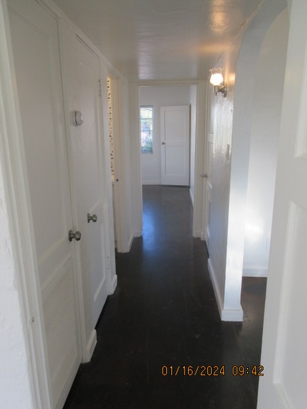 Building Photo - 600 W Coolidge St