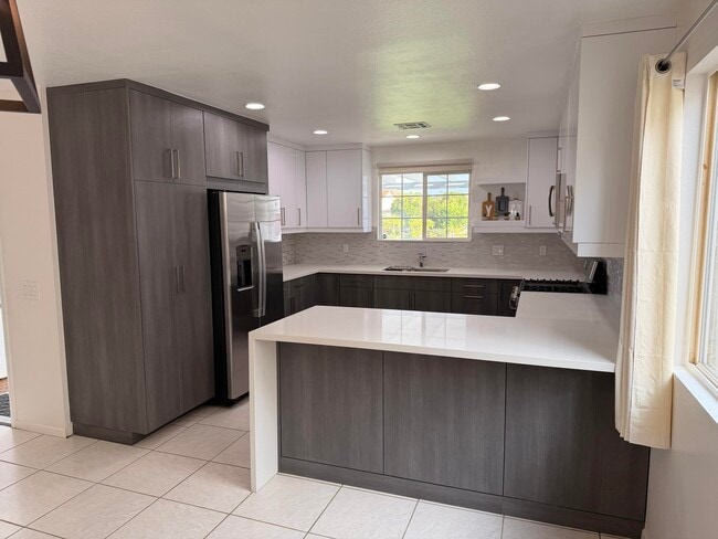 Building Photo - 51905 Avenida Velasco