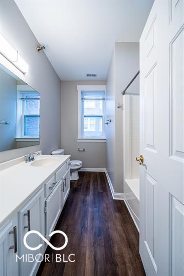 Building Photo - 234 E 9th St