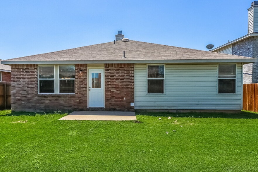 Building Photo - 1625 Sierra Meadow Ln