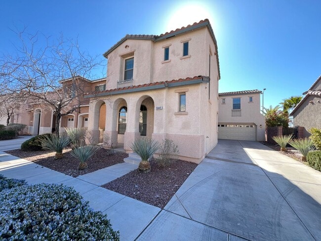 Building Photo - Cozy Home in Heart of Summerlin!
