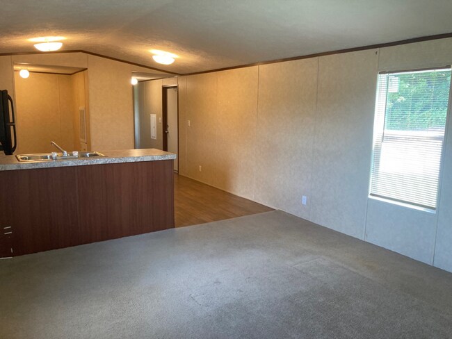 Building Photo - 104 Carlton Ln