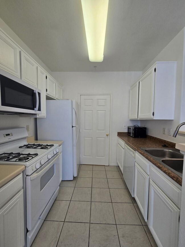 Building Photo - A Fabulous 2 Bedroom Condo at Vistana